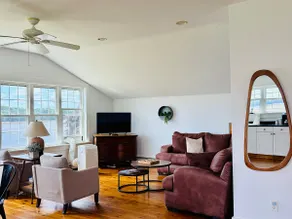 The Eagles Nest *Waterfront 2 BR Apartment* - Image 5