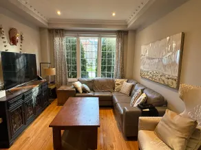 Executive detached home with ravine view - Image 2