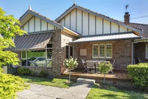 Bradman View | Bowral Garden and Fireplace Retreat - Image 4