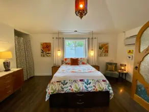 Lily Hill Loft Apartment, walk to downtown and CMU - Image 4