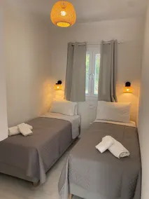 Renovated (‘24) 80sq.m. sea view,200m. from beach! - Image 5