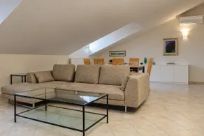 Cozy Attic in Villa, A.C. garden and free parking - Image 4