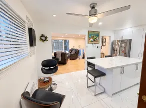 3BR • Piano • Free Parking, Snow Cleared - Image 4