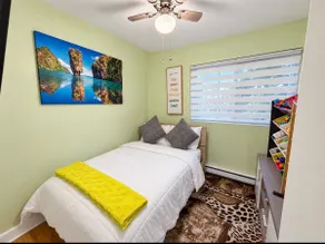 3BR • Piano • Free Parking, Snow Cleared - Image 5