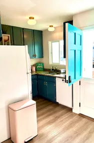 2Bed 1 Bath A/C 1 Compact Parking Space - Image 5