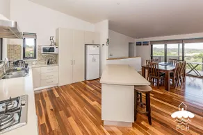 37 Oceanview Pde - Image 3