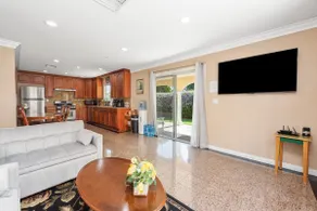 Lovely, full function guest house with privacy. - Image 5