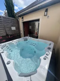 Sylina Spa avec Jacuzzi Privé - Image 2