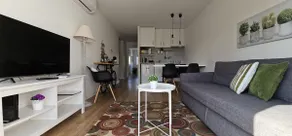 Apartment with a terrace - Image 2