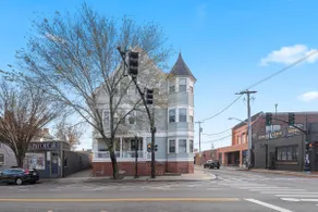 Downtown/Federal Hill on Broadway-walk everywhere! - Image 3