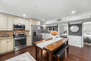 Downtown/Federal Hill on Broadway-walk everywhere! - Image 4