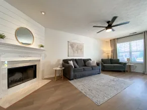 Clean+Stylish 2BR Sleeps 6, Pool, Downtown/Airport - Image 3