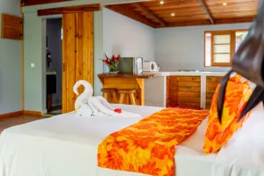 Fare Miro – private white sand beach access - Image 2
