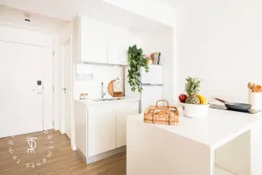 Exclusive apartment with a swimming pool and gym - Image 3