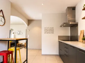 Elegant 100 m² apartment with terrace - Image 5