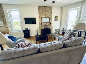 of Lincoln Park | 11ft Ceiling | 1,750ft² | W/D - Image 2