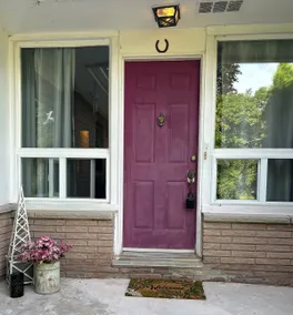 Cozy Bungalow in Belleville - Image 2