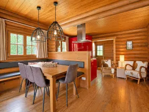Cozy forest chalet with mountain views - Image 3