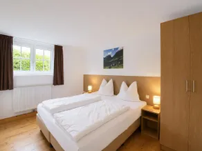Cozy forest chalet with mountain views - Image 5