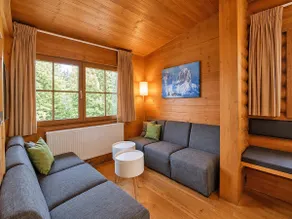 Cozy forest chalet with mountain views - Image 2