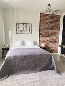 Unique & comfy apartment with free parking &Wifi - Image 2