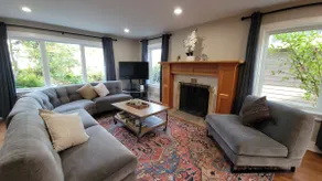 Luxury Lakeside 6-8BR Home + Rec Rm + Billiards - Image 4