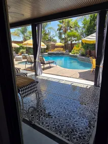 Grande maison piscine / spa près des vignobles de Temecula 5 chambres, 3 salles de bain complètes, 12 couchages - Image 2