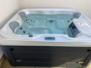 20 meters Beach - Private Jacuzzi - Seaside - Image 5
