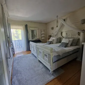 Soul Sanctuary & Vintage Art Retreat - Image 3