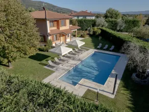 Villa in Tuscany with Private Pool & Views - Image 2