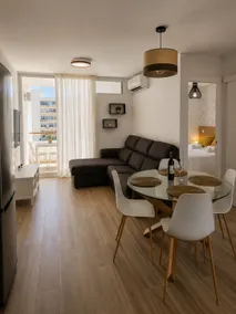 Large, newly renovated designer apartment (3 bedrooms) - Image 4