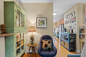 Quiet Oasis - Unique, Hip & Homey - 10 mins to DT - Image 3