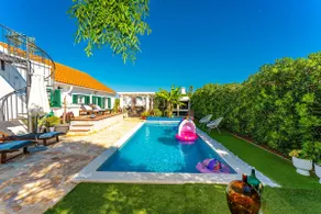 Nature Escape House with Heated Pool & Jacuzzi - Image 5