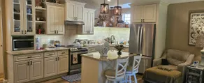 Clucks & Blooms Cottage - Image 2