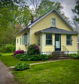 The Yellow House! - Image 2