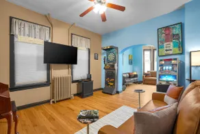 Fun & cozy getaway w/POOL/game room/FREE parking - Image 3