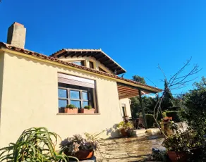 Artist house in the mountains view to sea - Image 5