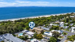 Walk to Surf Beach, Club and Shops - Image 2