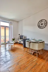 L'Appart: opposite train station, city center, private parking - Image 2