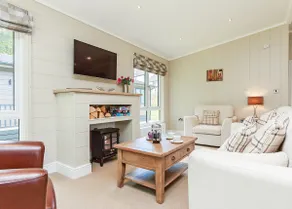 Pemberley Watersedge Lodge - Image 3