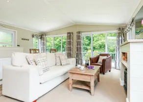 Pemberley Watersedge Lodge - Image 4