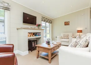 Pemberley Watersedge Lodge - Image 4