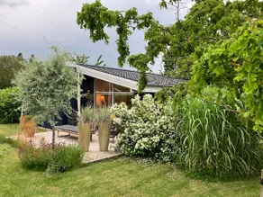Cozy cottage 150m to water - Image 2