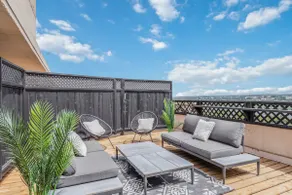 Cosmopolitan | Private Rooftop Patio | UG Parking - Image 3