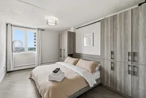 Cosmopolitan | Private Rooftop Patio | UG Parking - Image 4