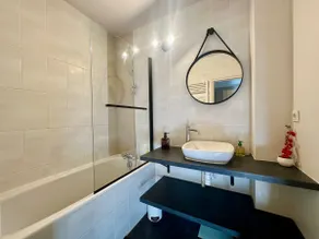Hyper center - Charming apartment with terrace - Image 4
