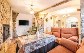 Stunning Home In Periana - Image 3