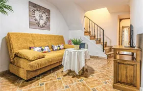 Stunning Home In Periana - Image 4