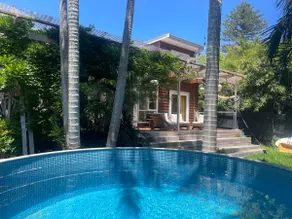 Gorgeous house with magnesium pool, walk to beach - Image 2