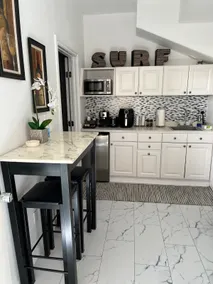 Bright Furnished Coastal Retreat - Image 5